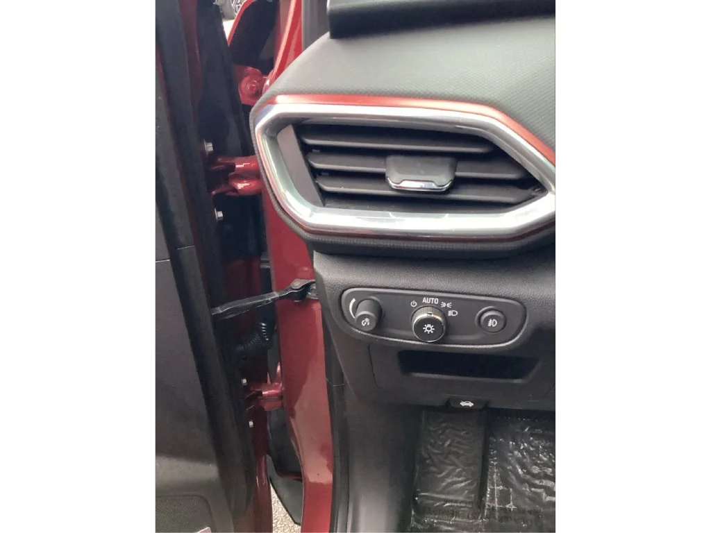 Used 2021 SCARLET RED METALLIC Chevrolet RS image 17
