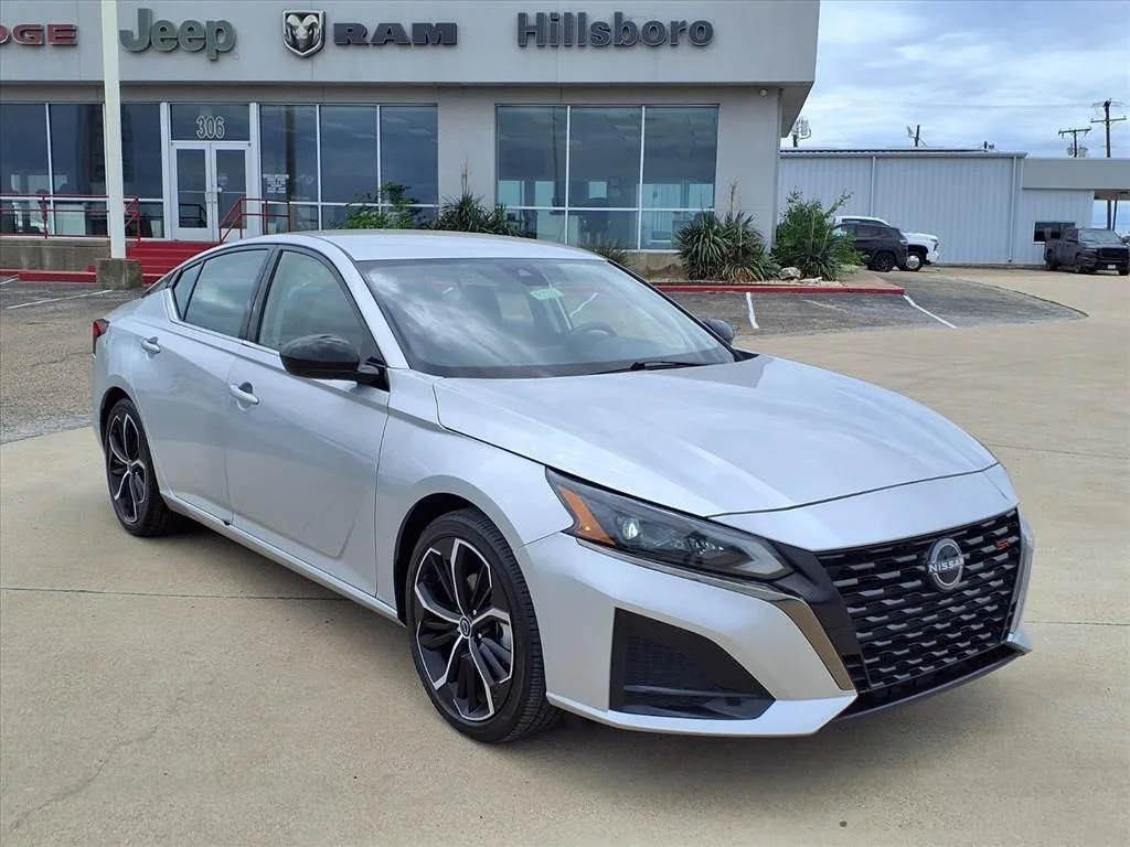 2024 Nissan Altima SR