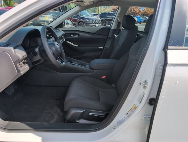 New 2026 Platinum White Pearl Honda LX image 17