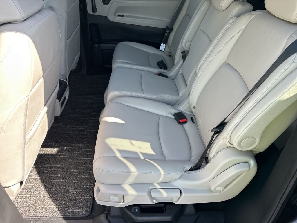 2026 Honda Odyssey EX-L - Photo 12