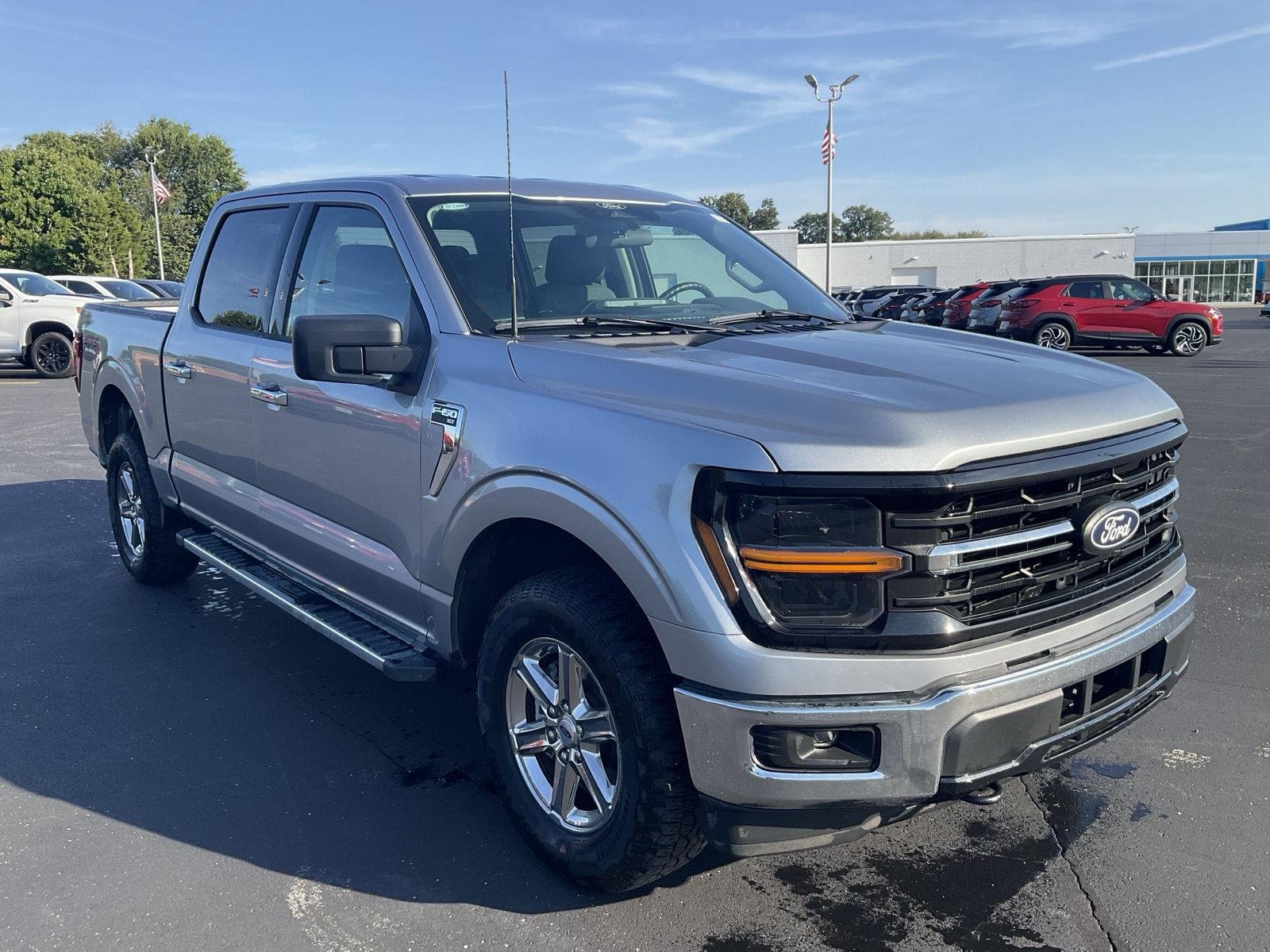 Used 2025 Iconic Silver Metallic Ford XLT image 3