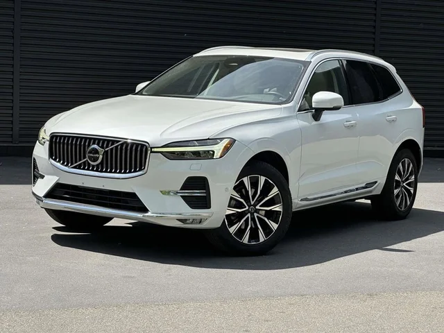 2023 Volvo XC60 B5 AWD Plus Bright