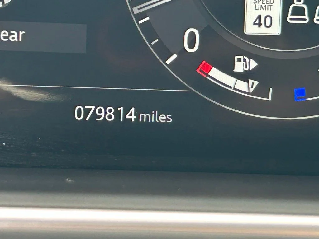 Used 2020 Santorini Black Land Rover HSE image 39