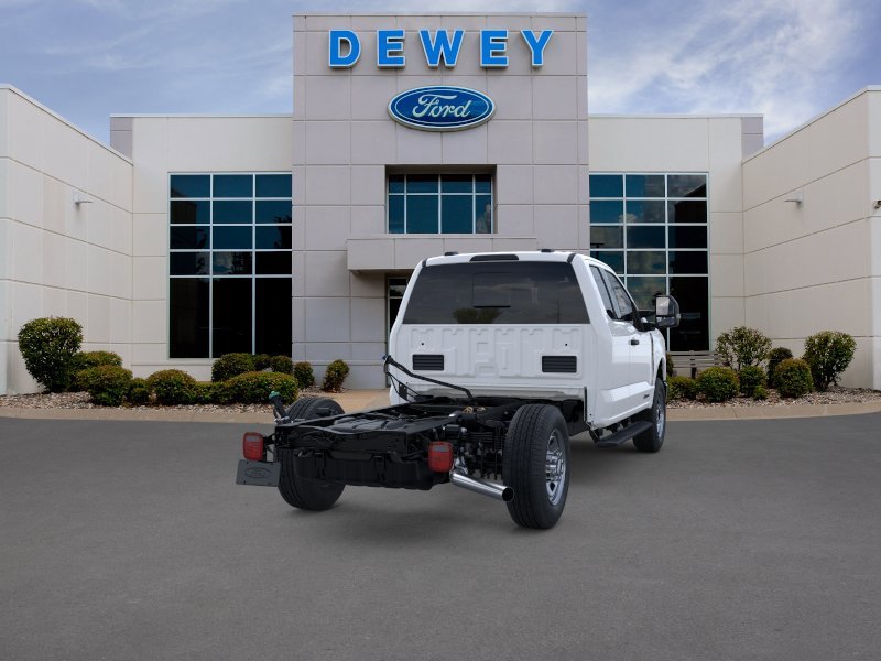 2026 Ford F-350 Super Duty Chassis Cab XL - Photo 8