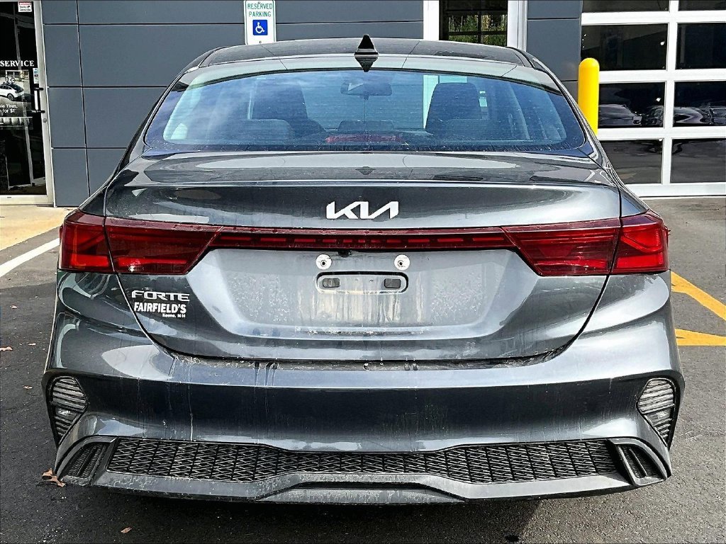 Used 2022 Gray Kia LXS image 5