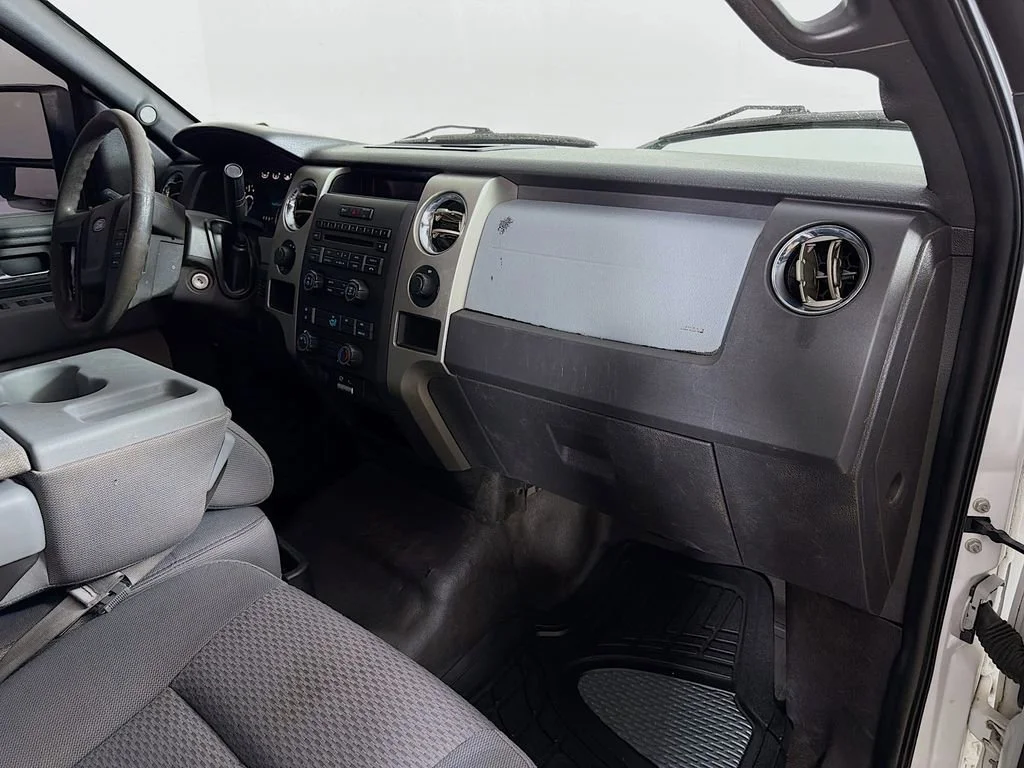 Used 2013 White Ford XL image 24