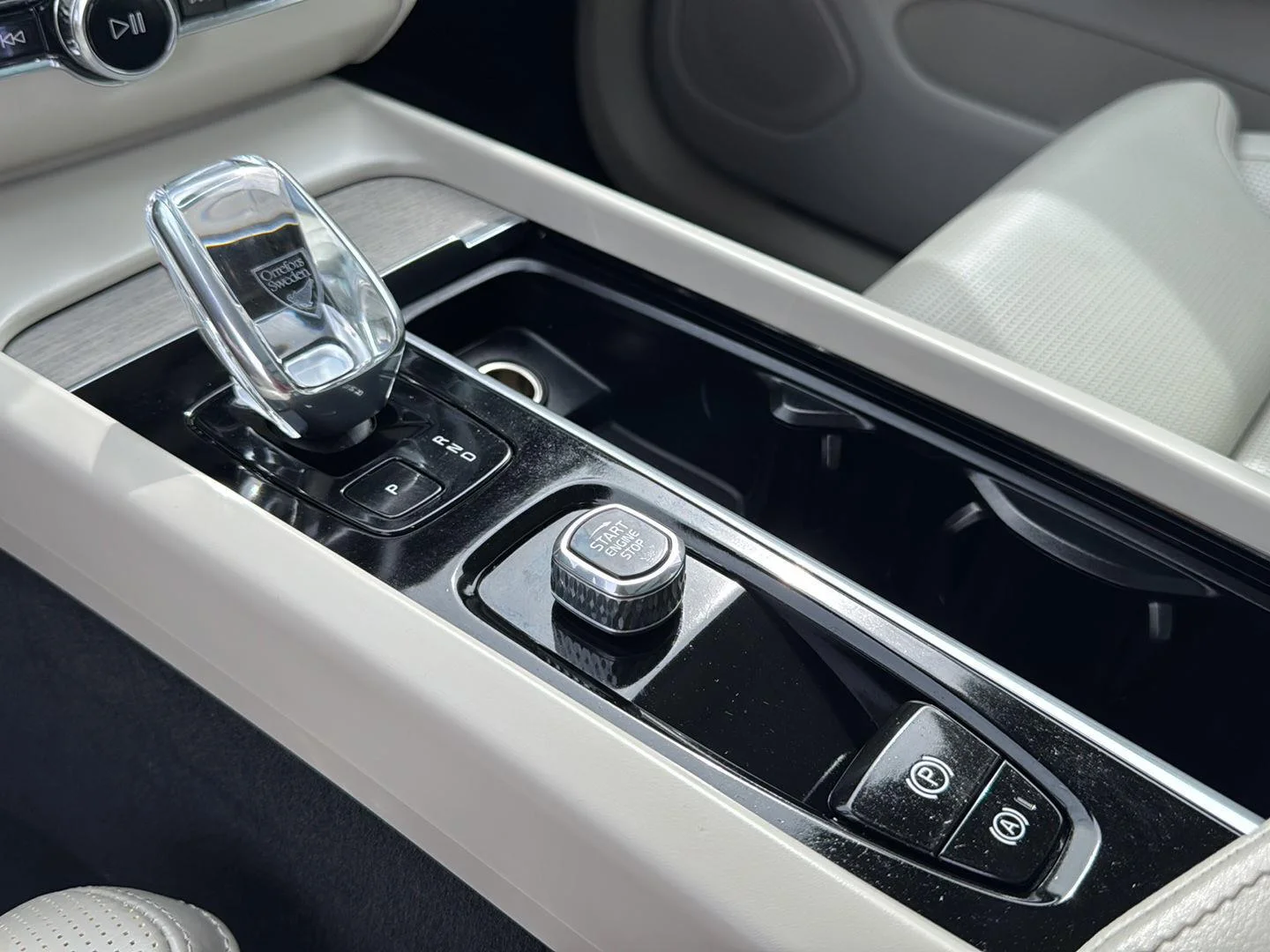 2023 Volvo XC60 Ultimate - Photo 33