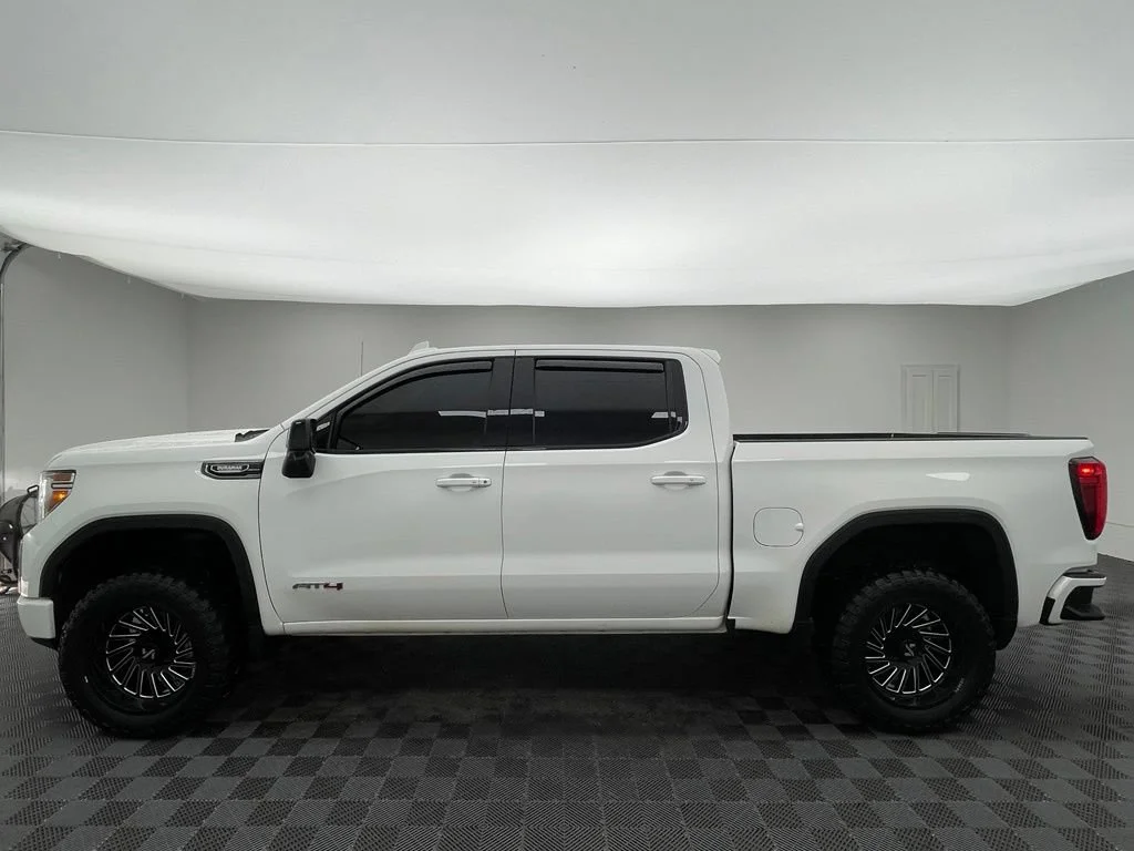 Used 2022 Summit White GMC AT4 image 12