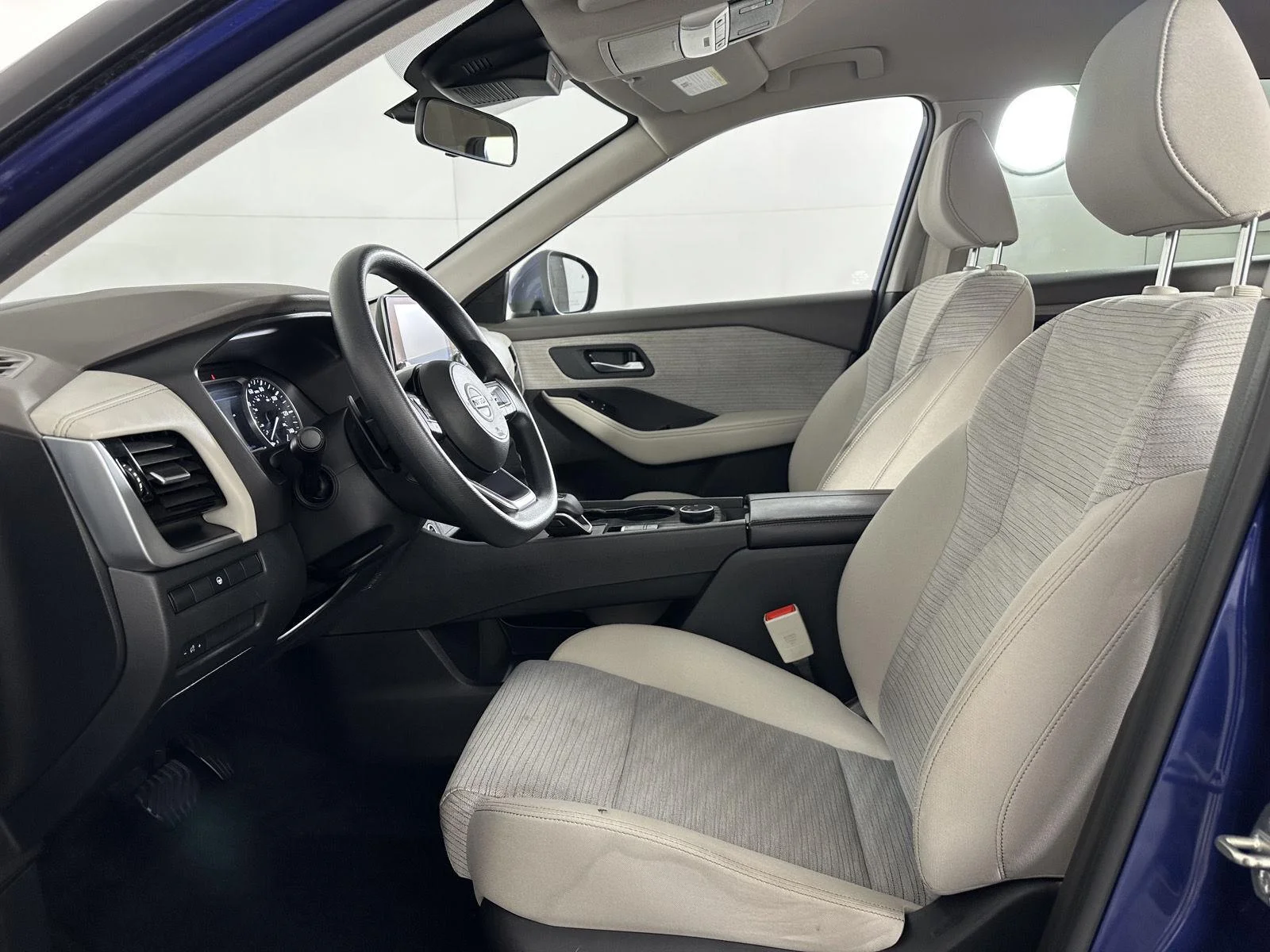 Used 2021 Caspian Blue Metallic Nissan SV image 19