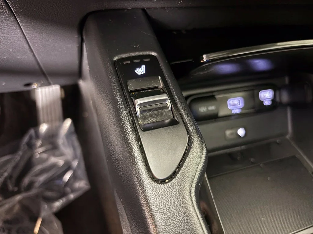 Used 2022 Black Kia S image 28
