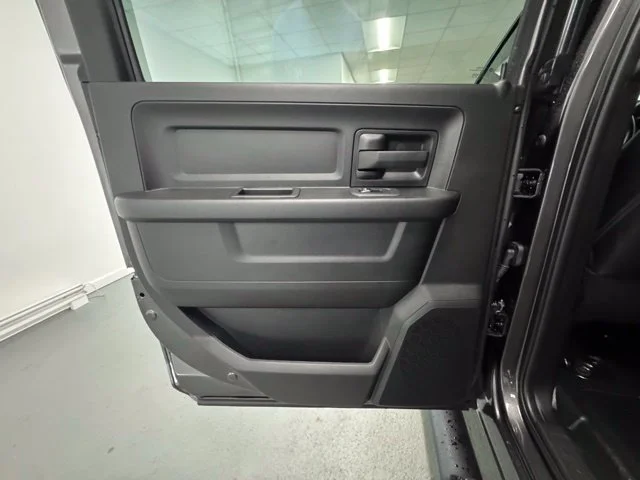 New 2026 Granite Crystal Metallic Clear-Coat Exterior Paint RAM Tradesman image 9