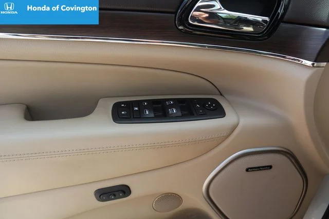 Used 2021 Ivory Jeep Overland image 9