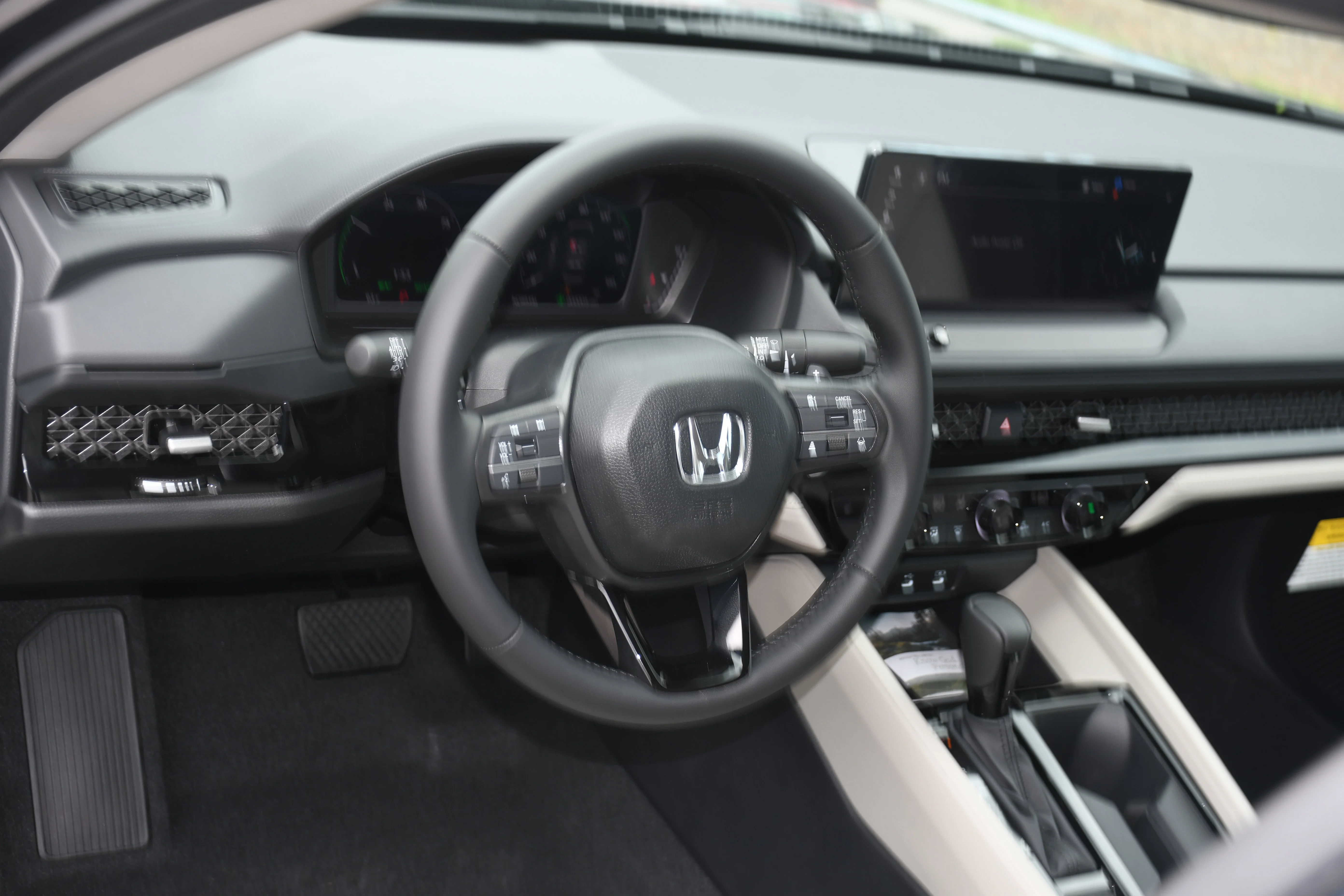 New 2026 Meteorite Gray Metallic Honda EX-L image 4