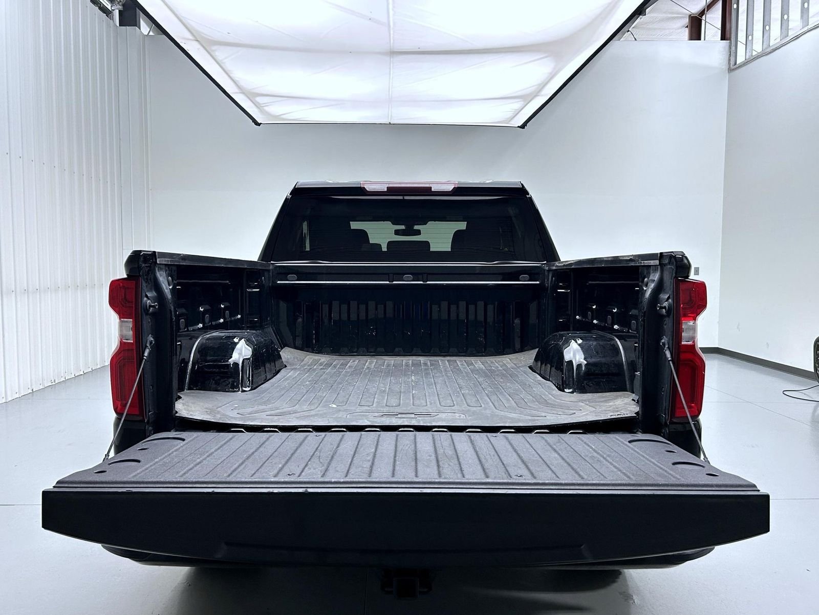 Used 2021 Black Chevrolet Custom image 21