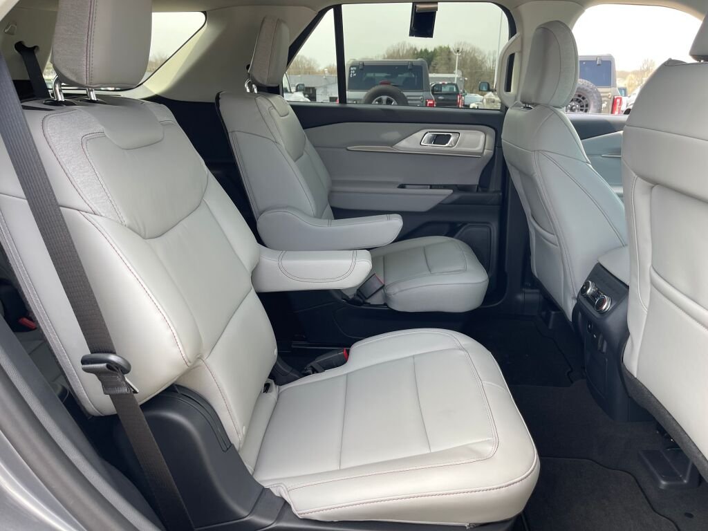 New 2026 Carbonized Gray Metallic Ford Active w/200A Pkg image 24