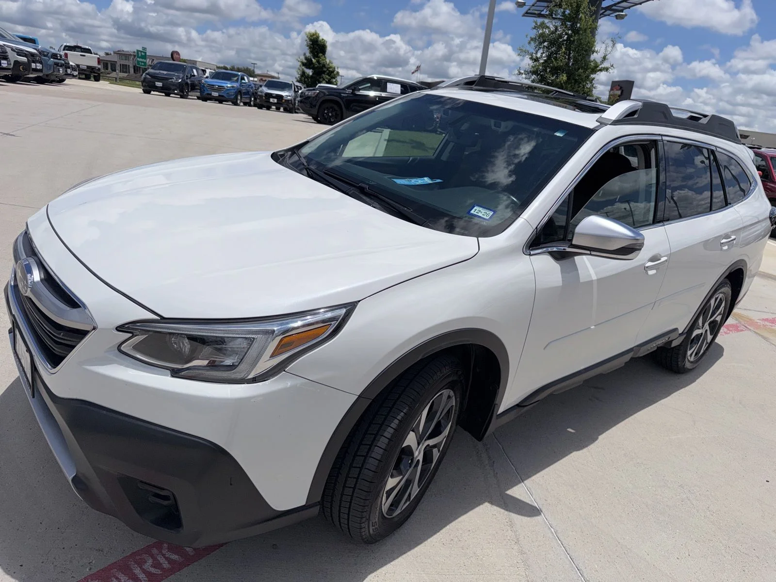 2021 Subaru Outback Touring's photo