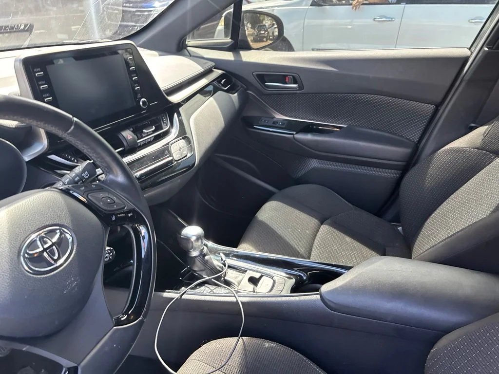 Used 2019 Gray Toyota XLE image 21