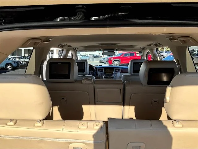 Used 2010  Lexus 570 image 29