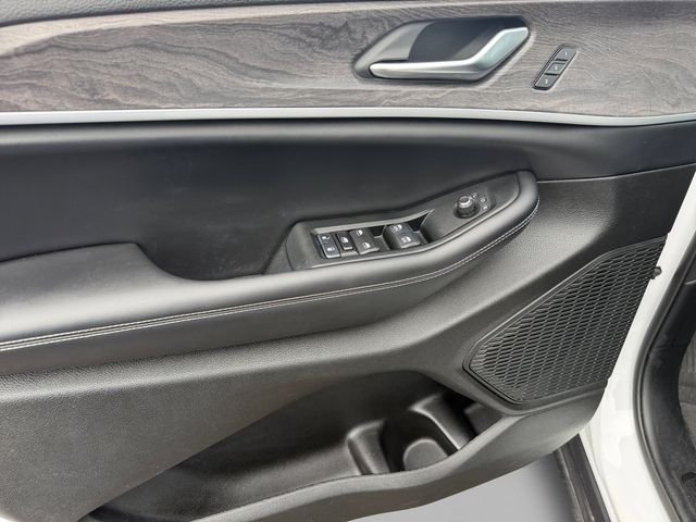 Used 2023 White Jeep Limited image 13