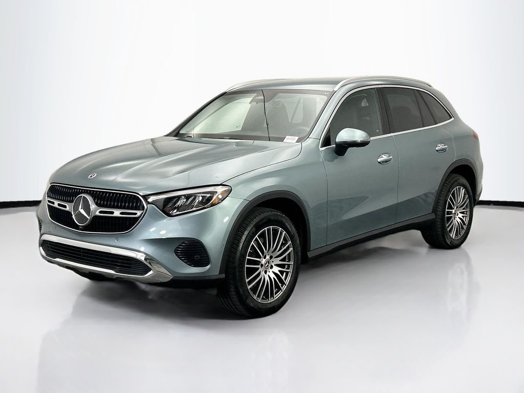 2026 Mercedes-Benz GLC GLC 300's photo
