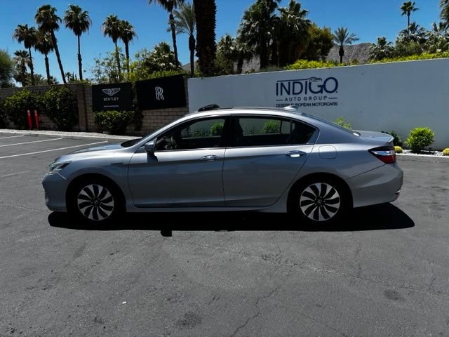 Used 2017 Lunar Silver Metallic Honda Touring image 8