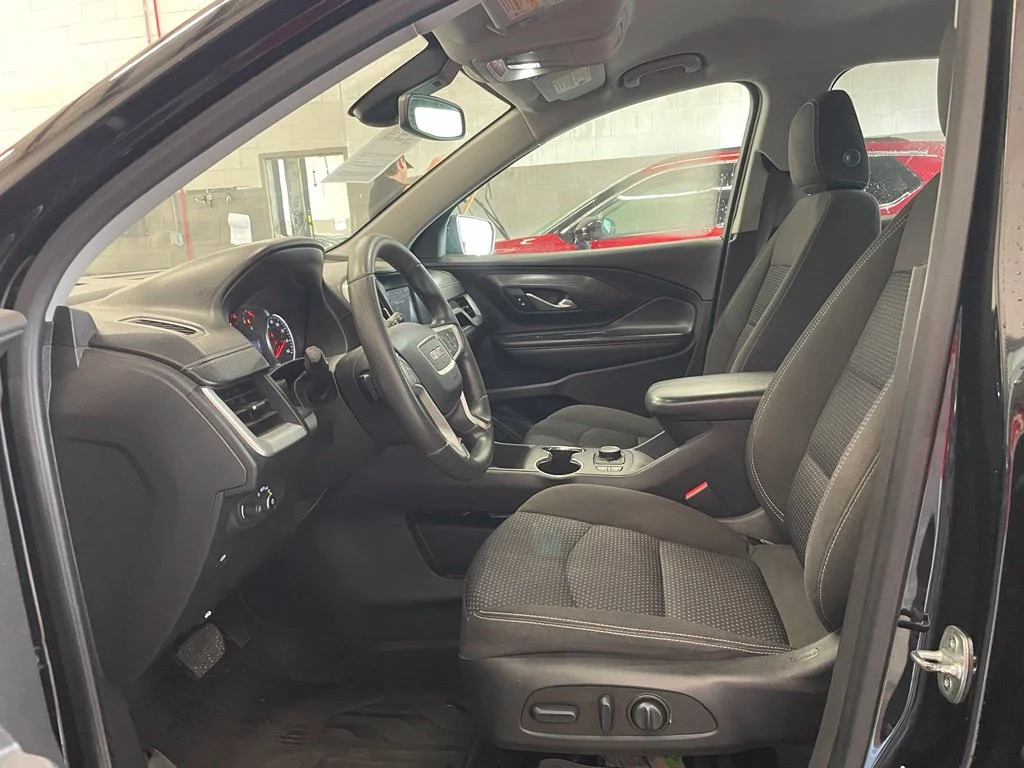 Used 2022 Black GMC SLE image 10