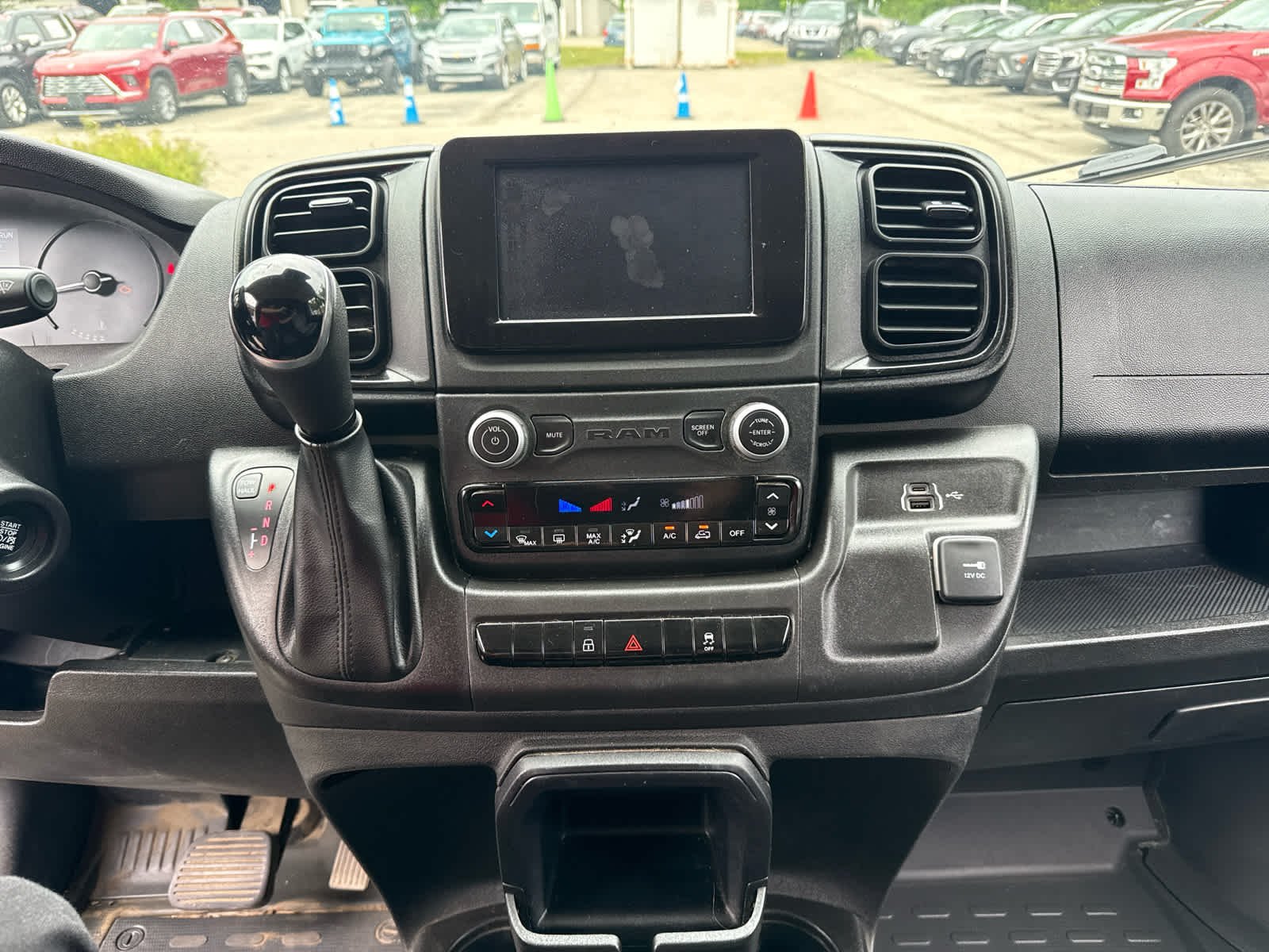Used 2024 Whi/white Ram Tradesman image 9