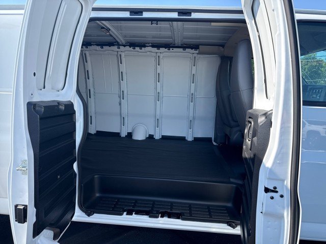 2025 Chevrolet Express Cargo Work Van - Photo 8