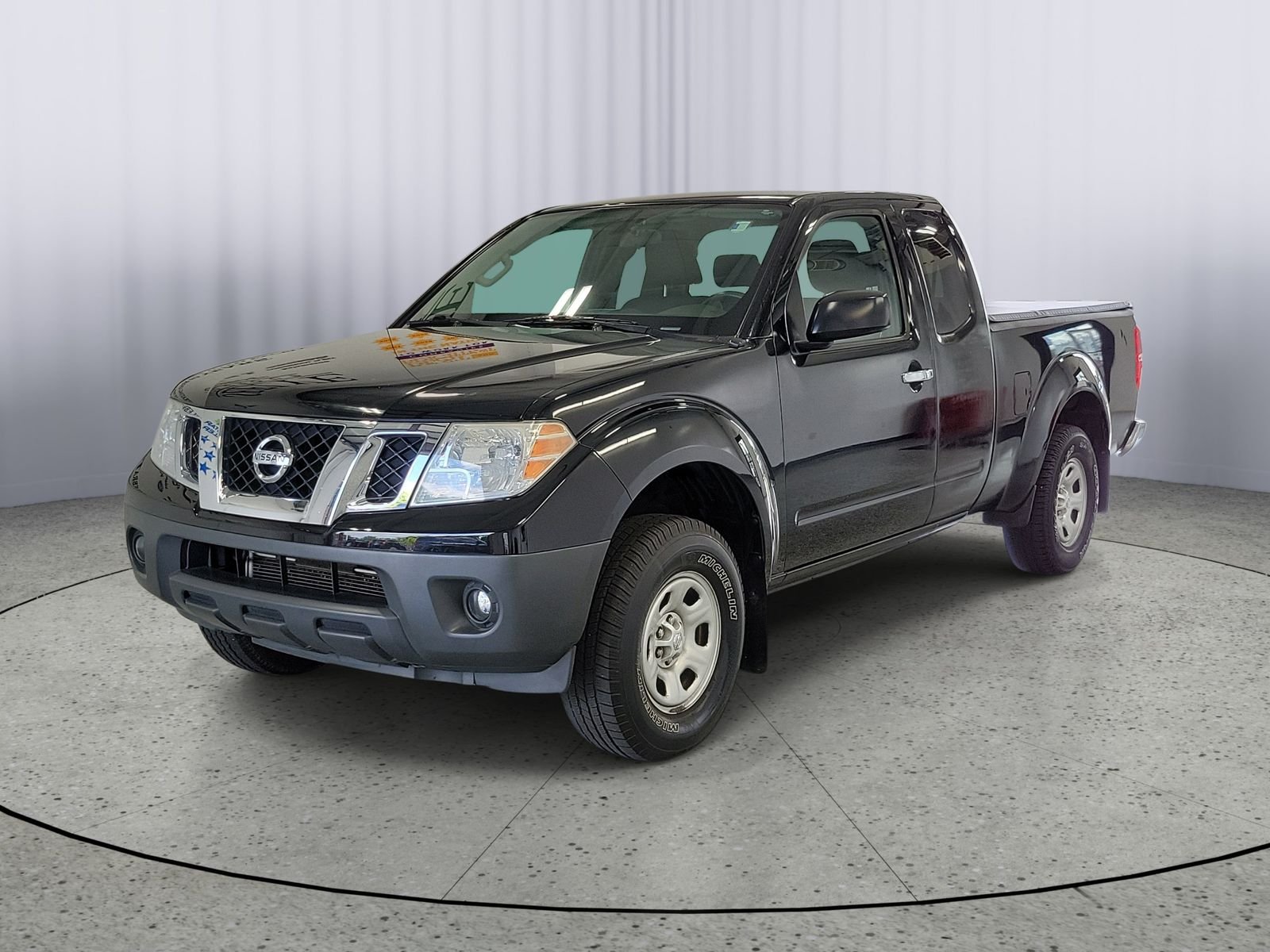 Used 2015 Black Nissan S image 4