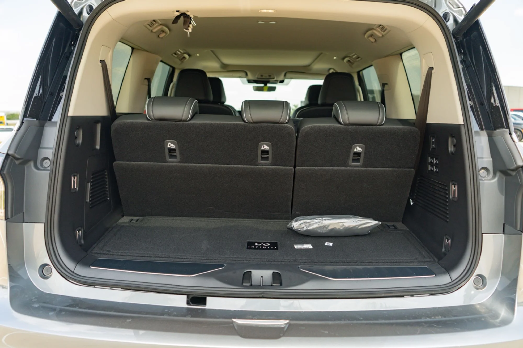 New 2027 DYNAMIC METAL INFINITI Luxe 4WD image 25