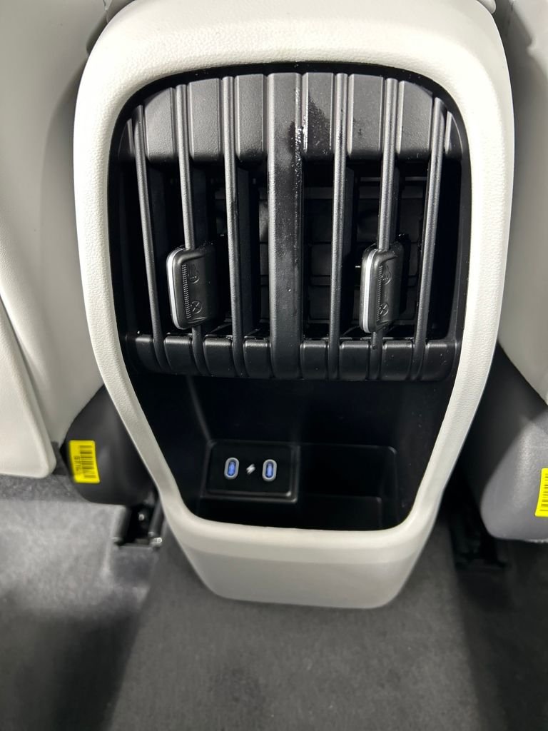 Used 2026 White Hyundai SEL Premium image 18