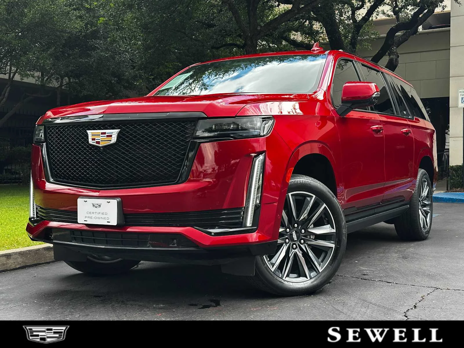 2024 Cadillac Escalade ESV 4WD Sport Platinum's photo