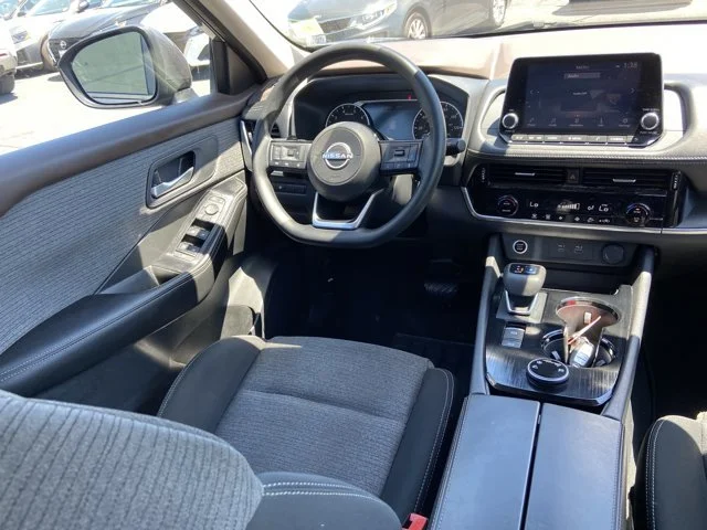 Certified Used 2022 Gun Metallic Nissan SV image 14