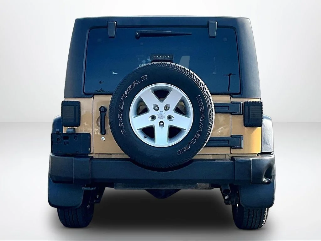 Used 2014 Beige Jeep Unlimited Sport image 4