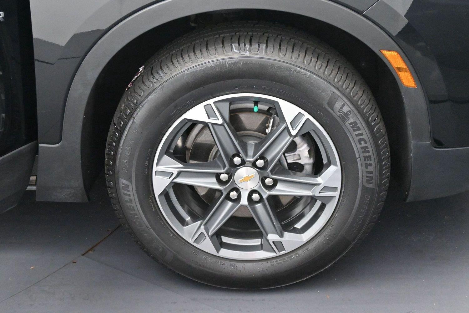 Used 2025 Black Chevrolet 2LT image 32