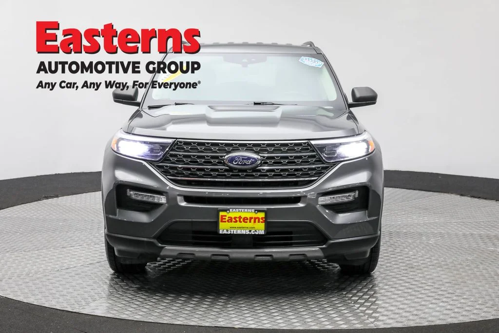 Used 2022 Gray Ford XLT image 2