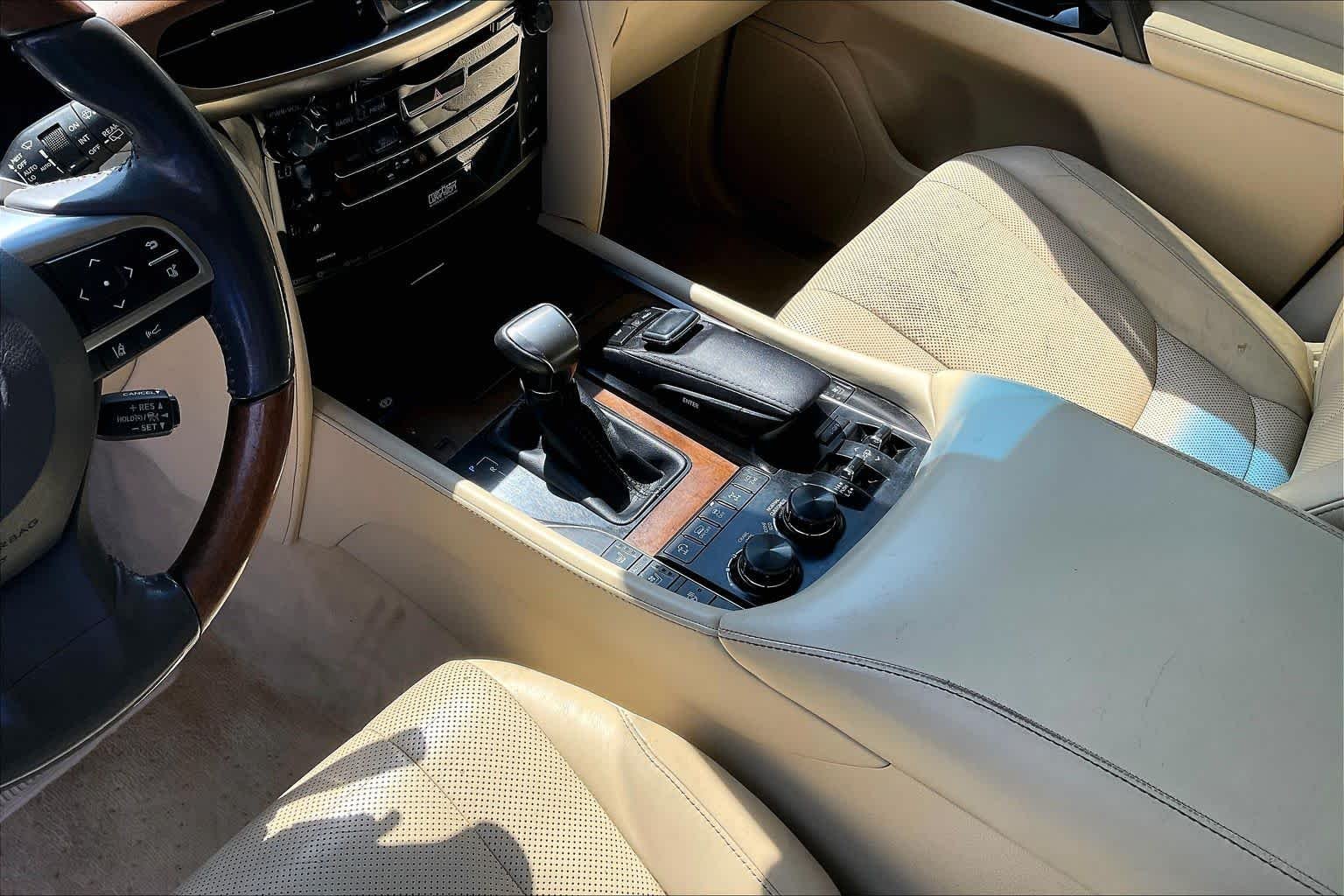Used 2017 Starfire Pearl Lexus  image 15