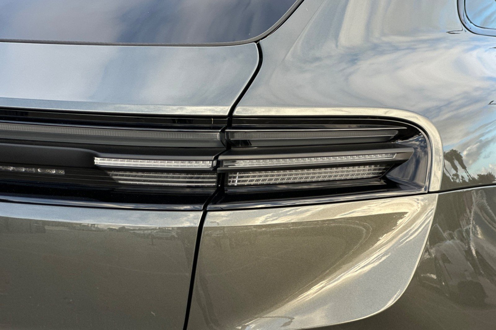 2026 Porsche Macan S - Photo 28