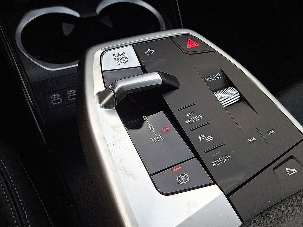 Used 2026 Alpine White BMW xDrive28i image 9