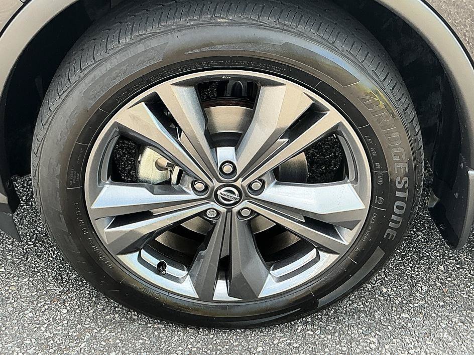 Used 2022 Magnetic Black Pearl Nissan Platinum image 10