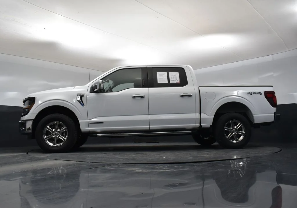 Used 2024 White Ford XLT image 11