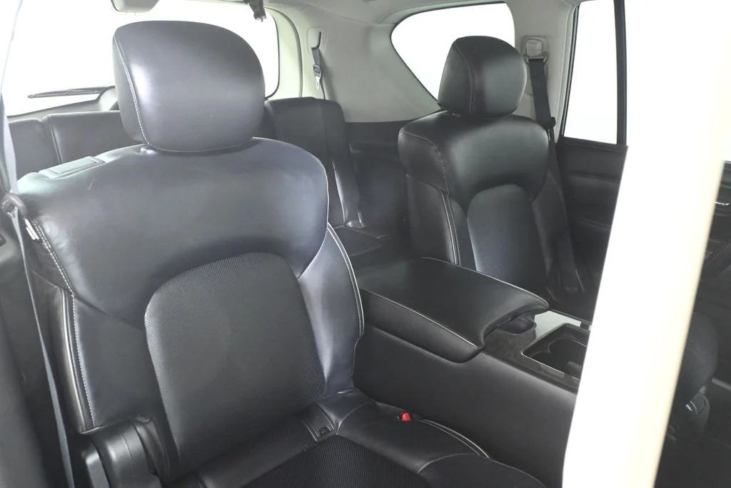 Certified Used 2023 White INFINITI LUXE image 37