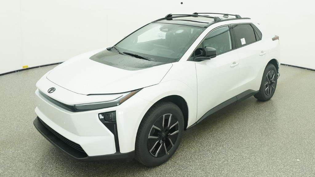 New 2026 Wind Chill Pearl Toyota XLE image 35