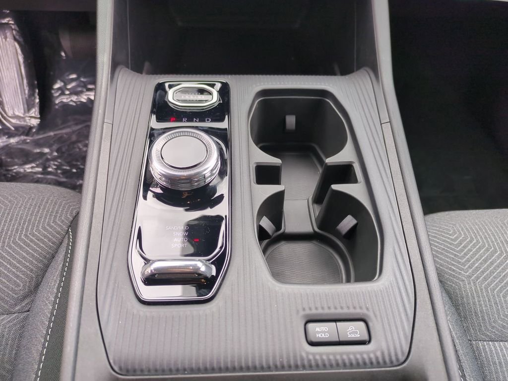 New 2026 Bright White Clear-Coat Exterior Paint Jeep Laredo image 25