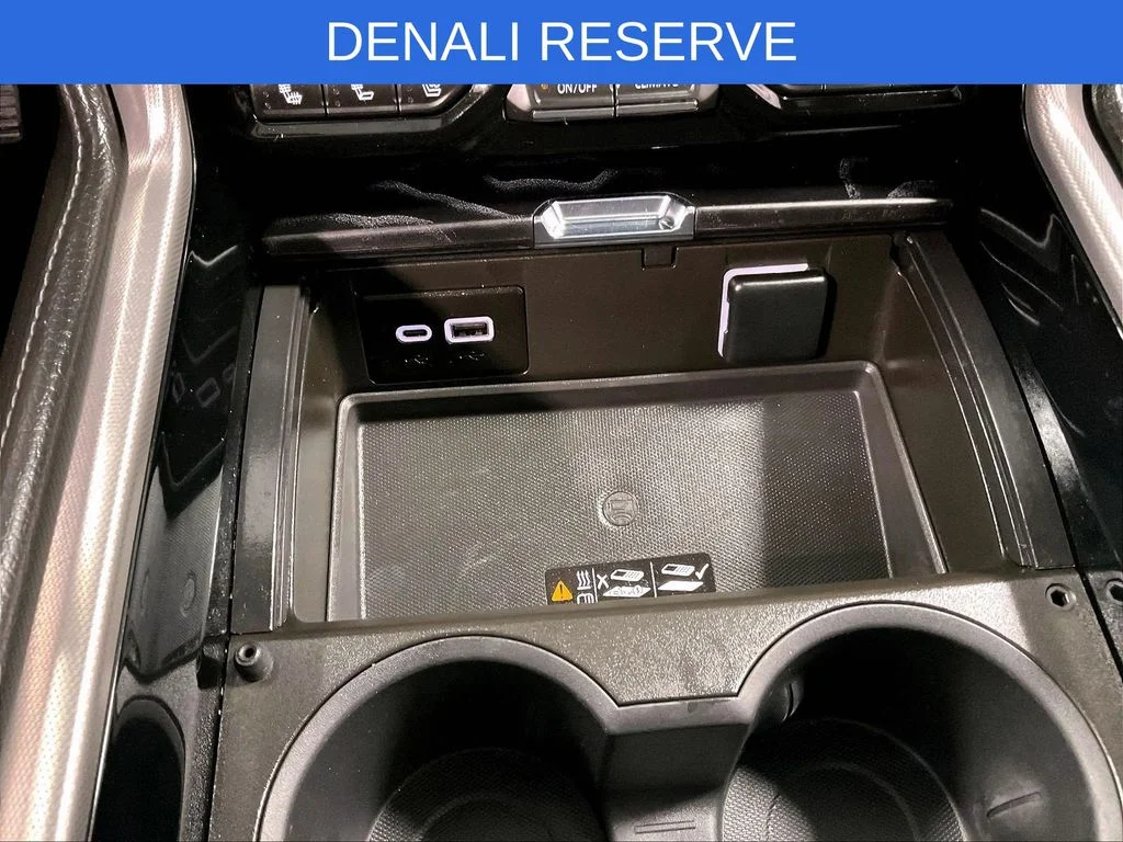 Used 2024 White GMC Denali image 28