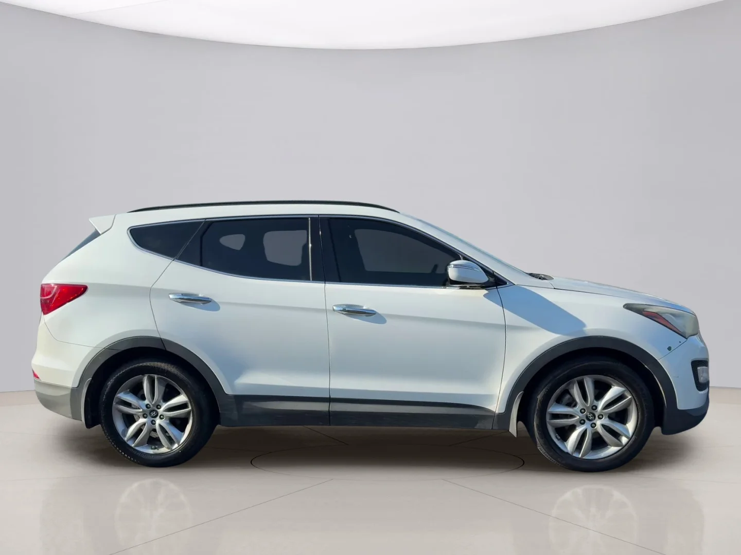 Used 2014 White Hyundai SPORT image 4
