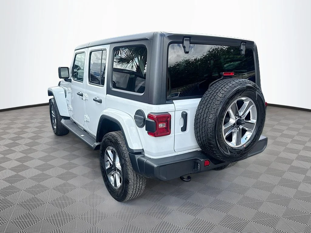 Used 2022 White Jeep Unlimited Sahara image 8