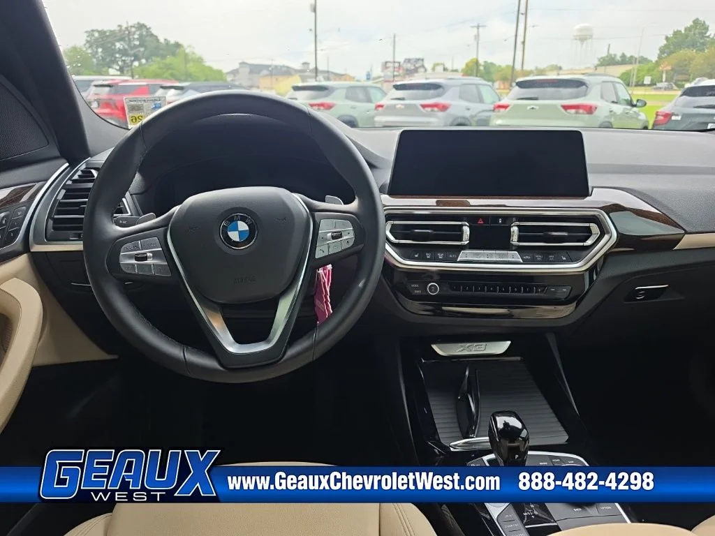 Used 2024 Black BMW sDrive30i image 12