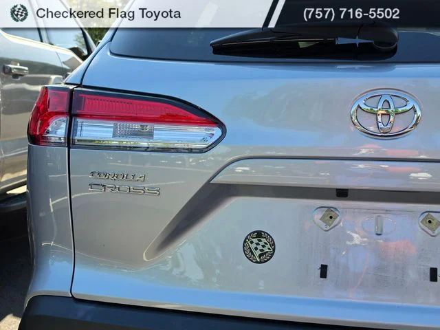 Used 2025 Sonic Silver Toyota LE image 7