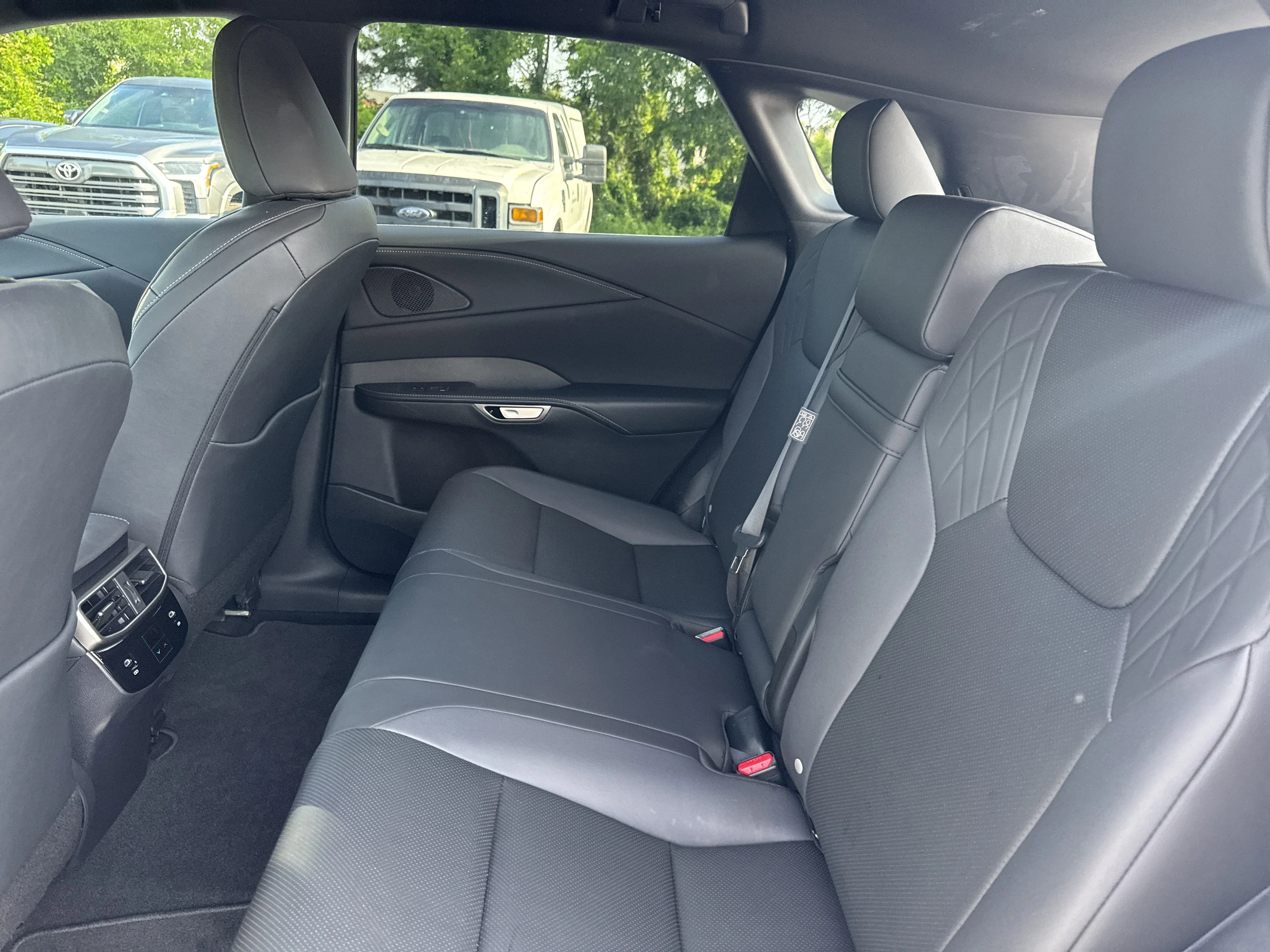 Used 2025  Lexus  image 23